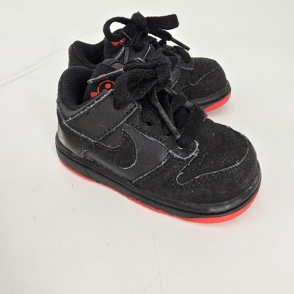 nike Dunk Low GS 'Halloween' 2009 size infants kids 4 black and red shoes - Picture 6 of 7